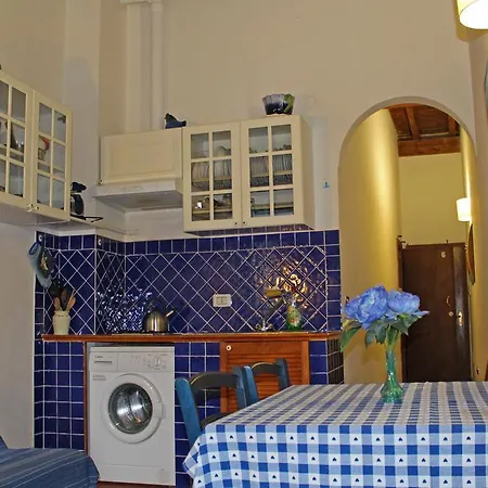Max Studios Florence Room photo