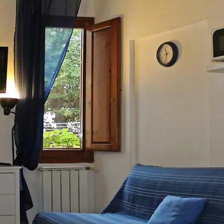 Max Studios Florence Room photo