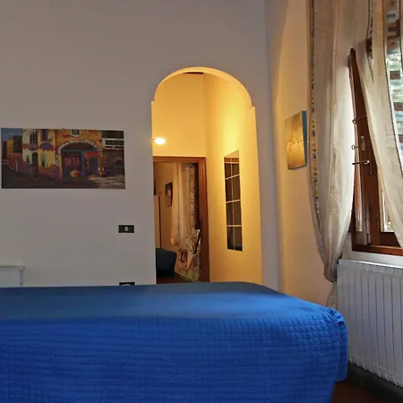Max Studios Florence Room photo