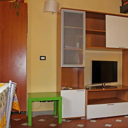 Max Studios Florence Room photo